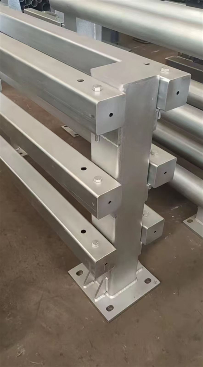 护栏-镀锌波形护栏快速发货