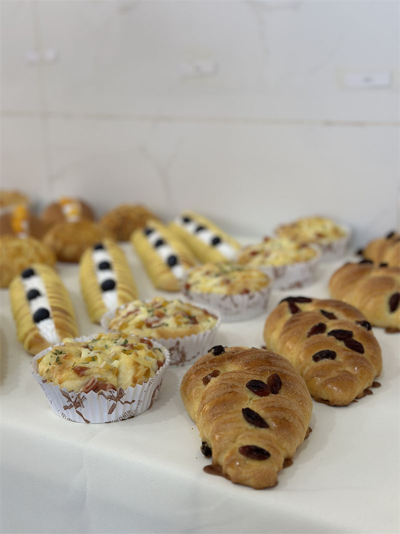 雄县虎振烘焙培训班哪里能学中西糕点裱花