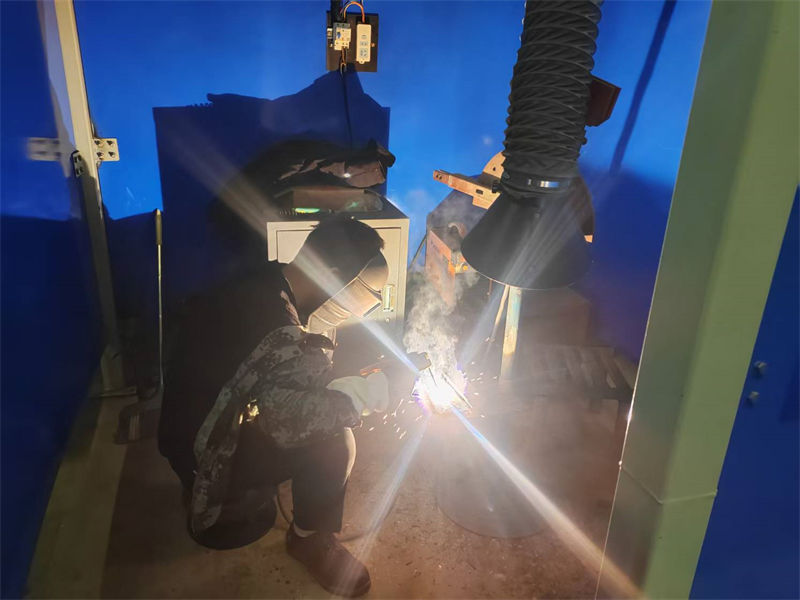 哪个技校能学二保焊附近的焊工技校