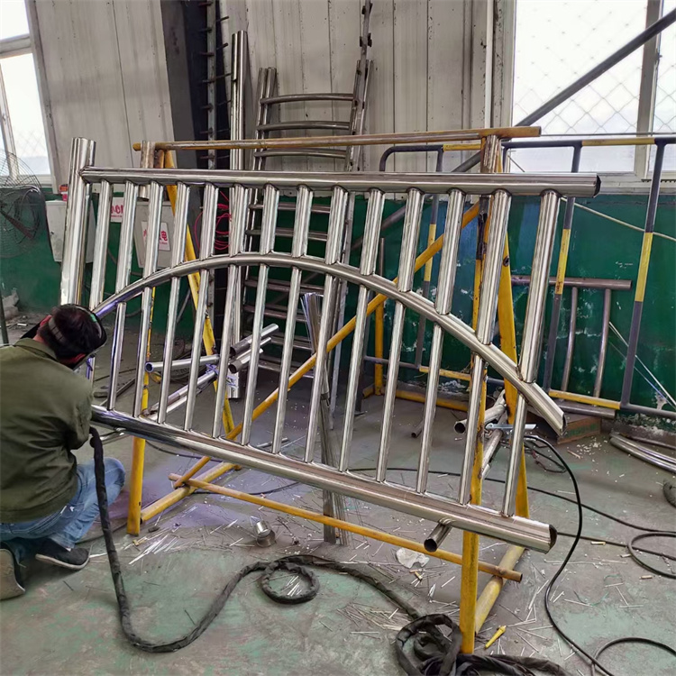 不锈钢复合管圆管60*3单价多少高标准高品质