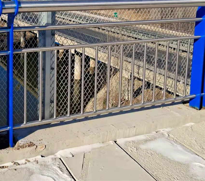 不锈钢复合管护栏价钱