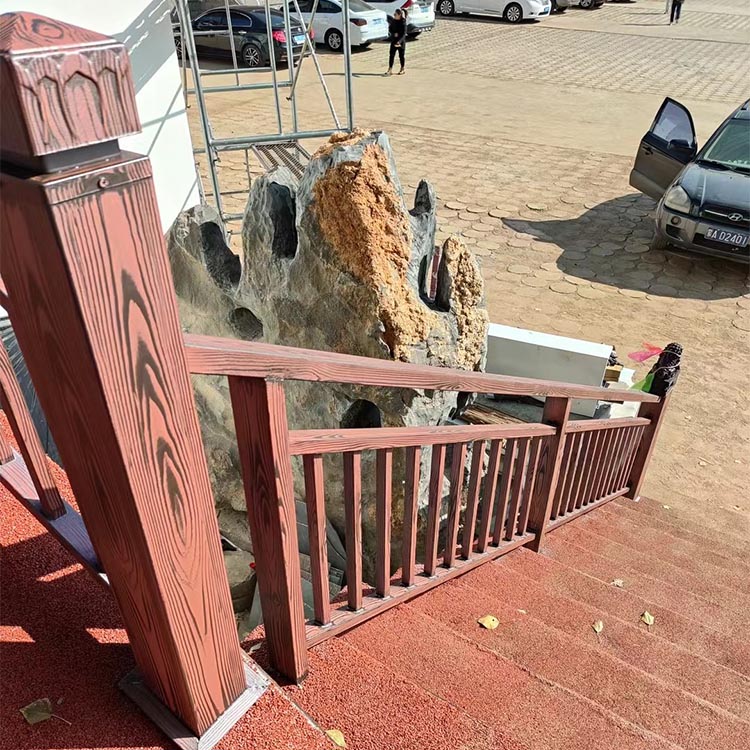 不锈钢仿木纹漆批发多少钱#方钢圆管#长廊护栏#园林建筑