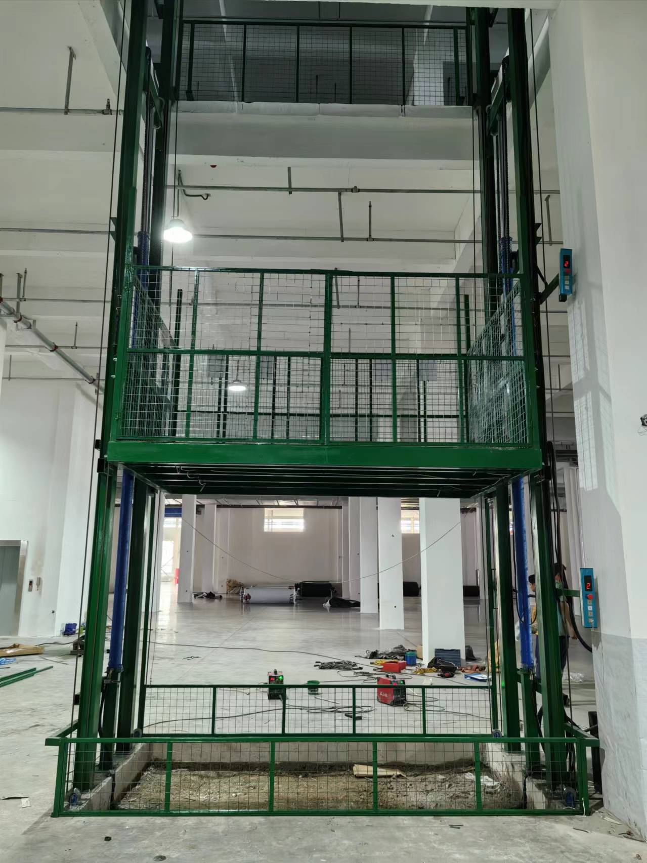 导轨式升降机 固定式液压登车桥价格用心做产品